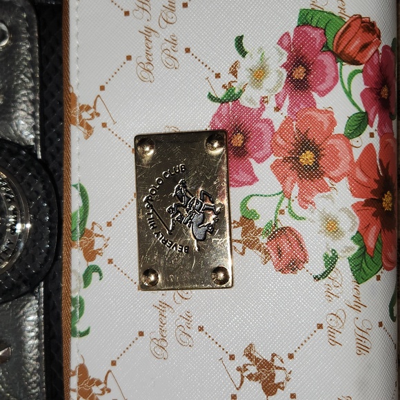 Bindle Of Wallets - Picture 2 of 16